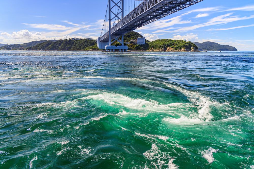鳴門海峡のうずしお